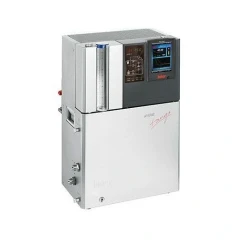 Huber Unistat 405, -45 to 250°C, stainless unit with dark control panel, touch screen and side level tube